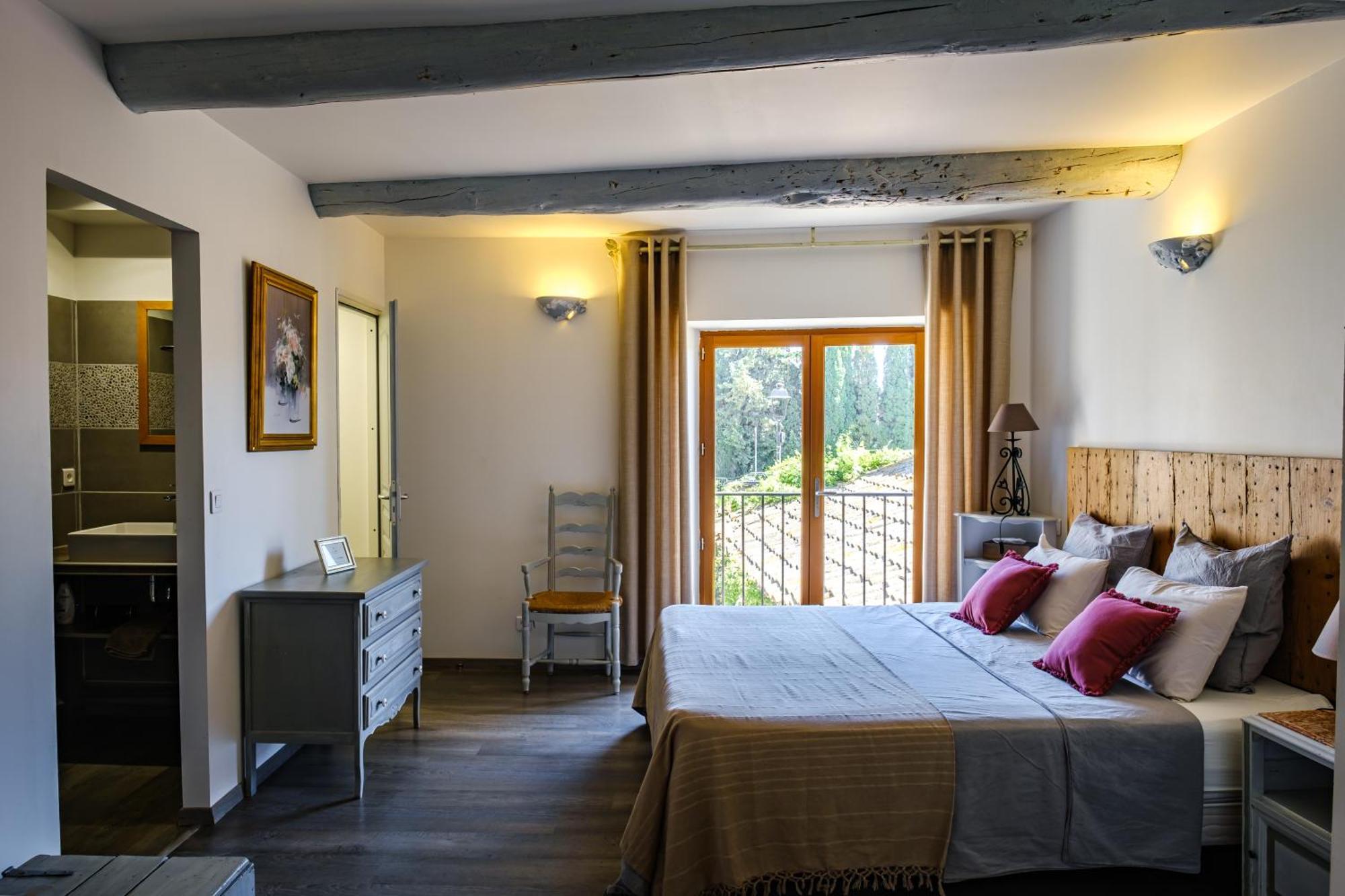 Mas D'Alaure B&B Verquieres Esterno foto