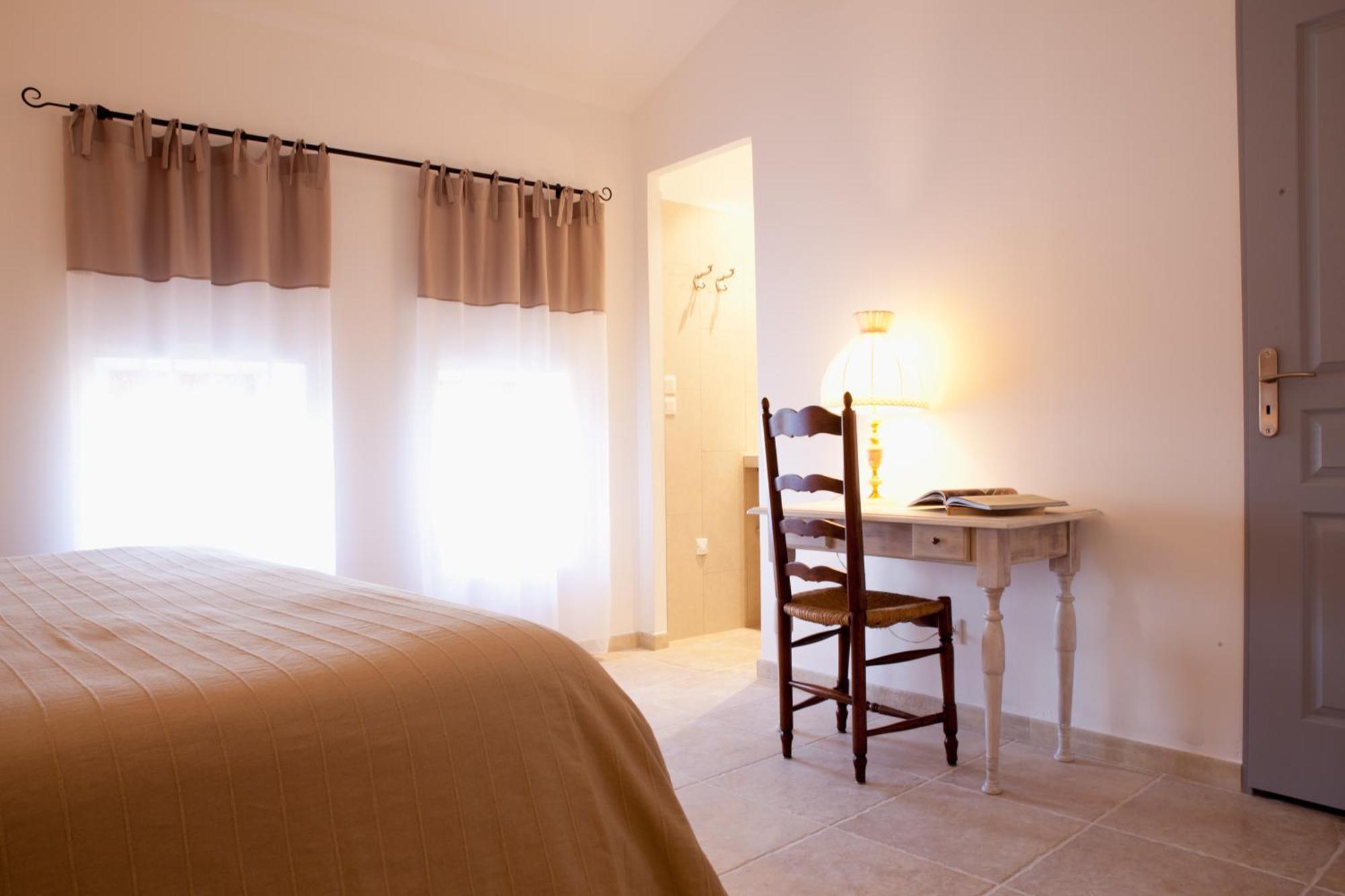 Mas D'Alaure B&B Verquieres Esterno foto